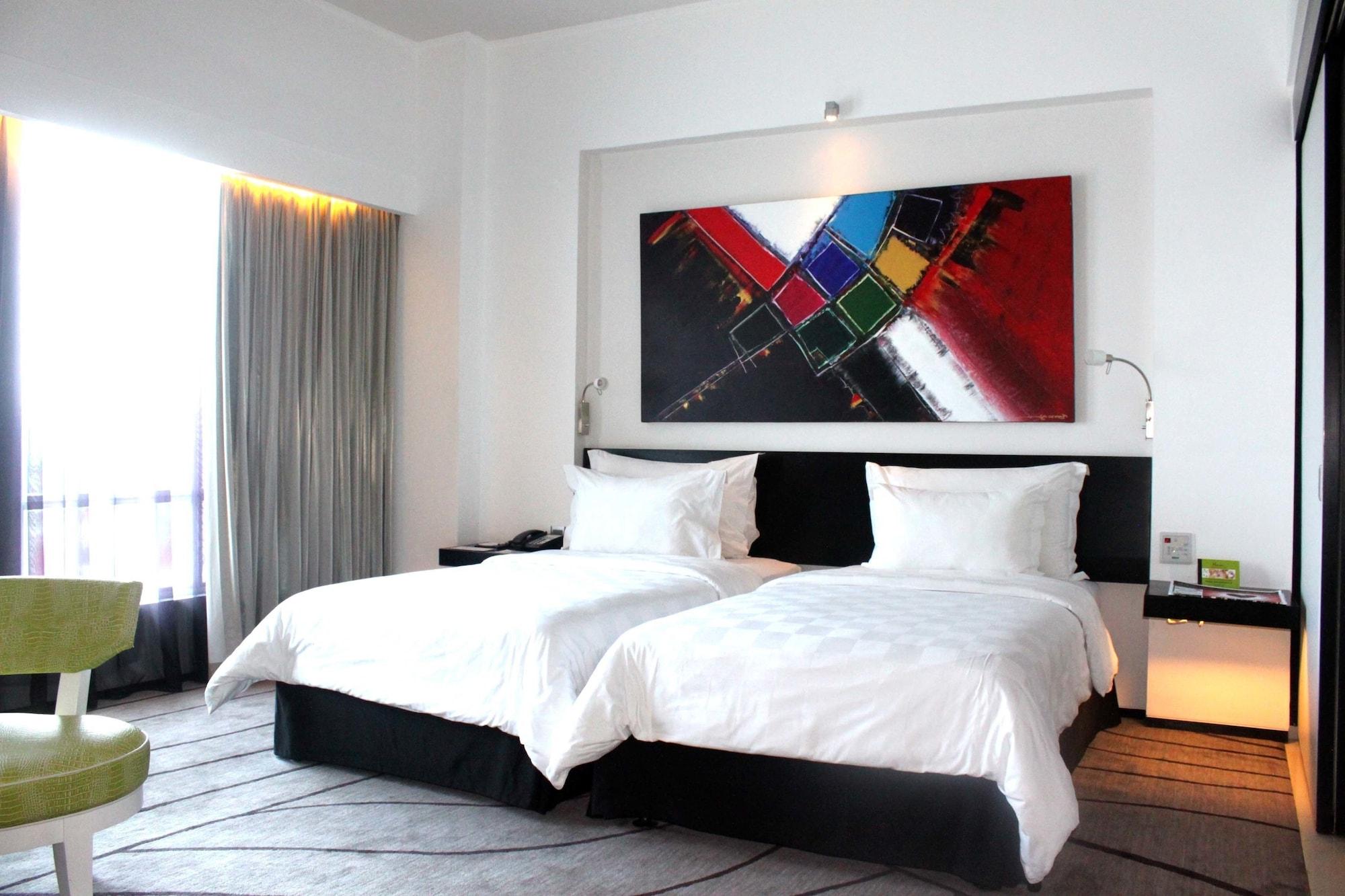 Ts Suites Surabaya Kültér fotó