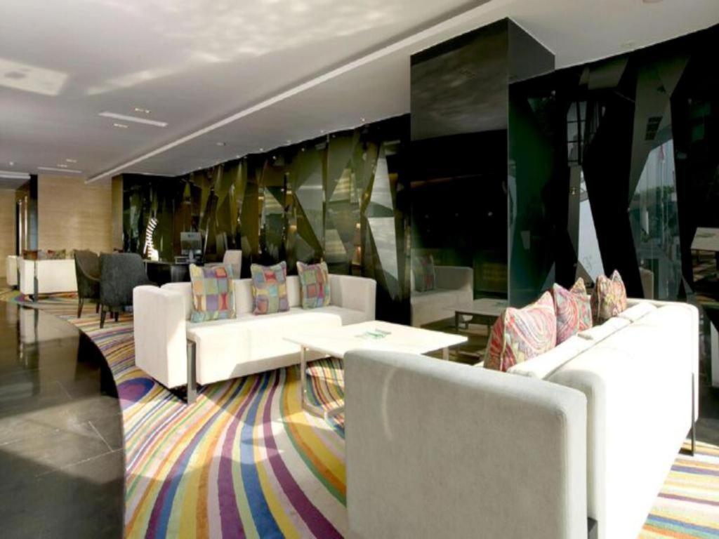 Ts Suites Surabaya Kültér fotó
