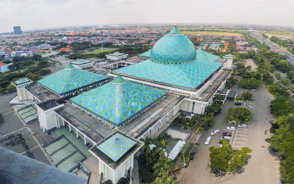 Ts Suites Surabaya Kültér fotó