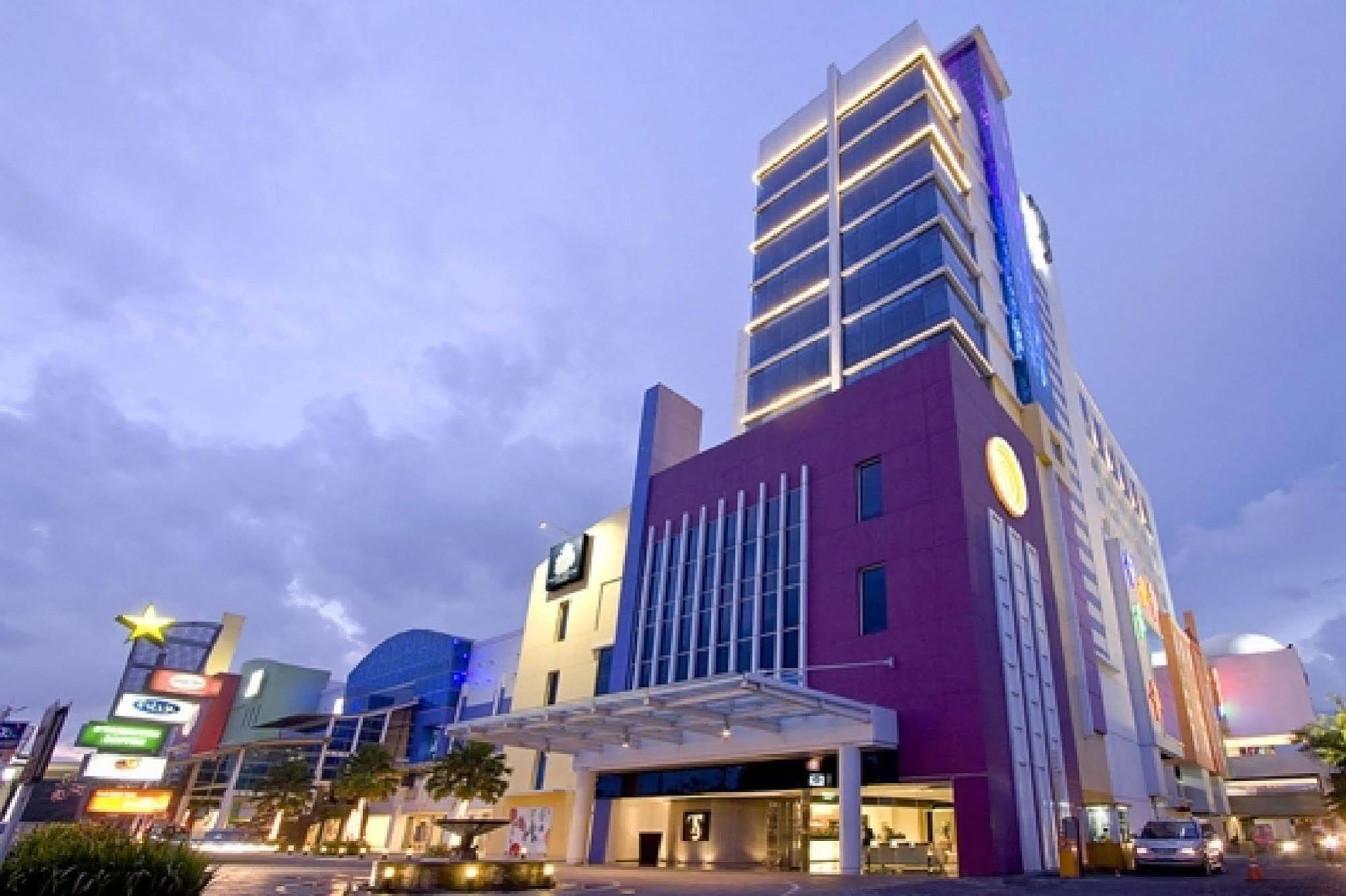 Ts Suites Surabaya Kültér fotó