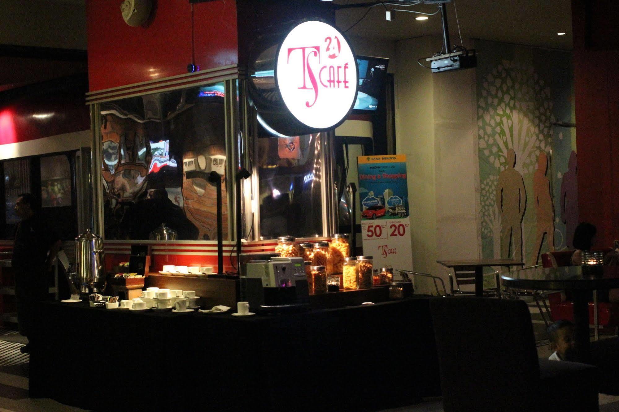 Ts Suites Surabaya Kültér fotó