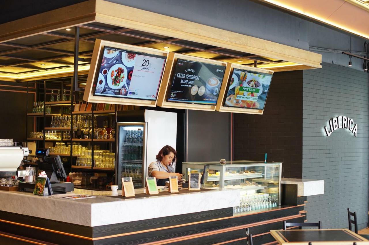 Ts Suites Surabaya Kültér fotó