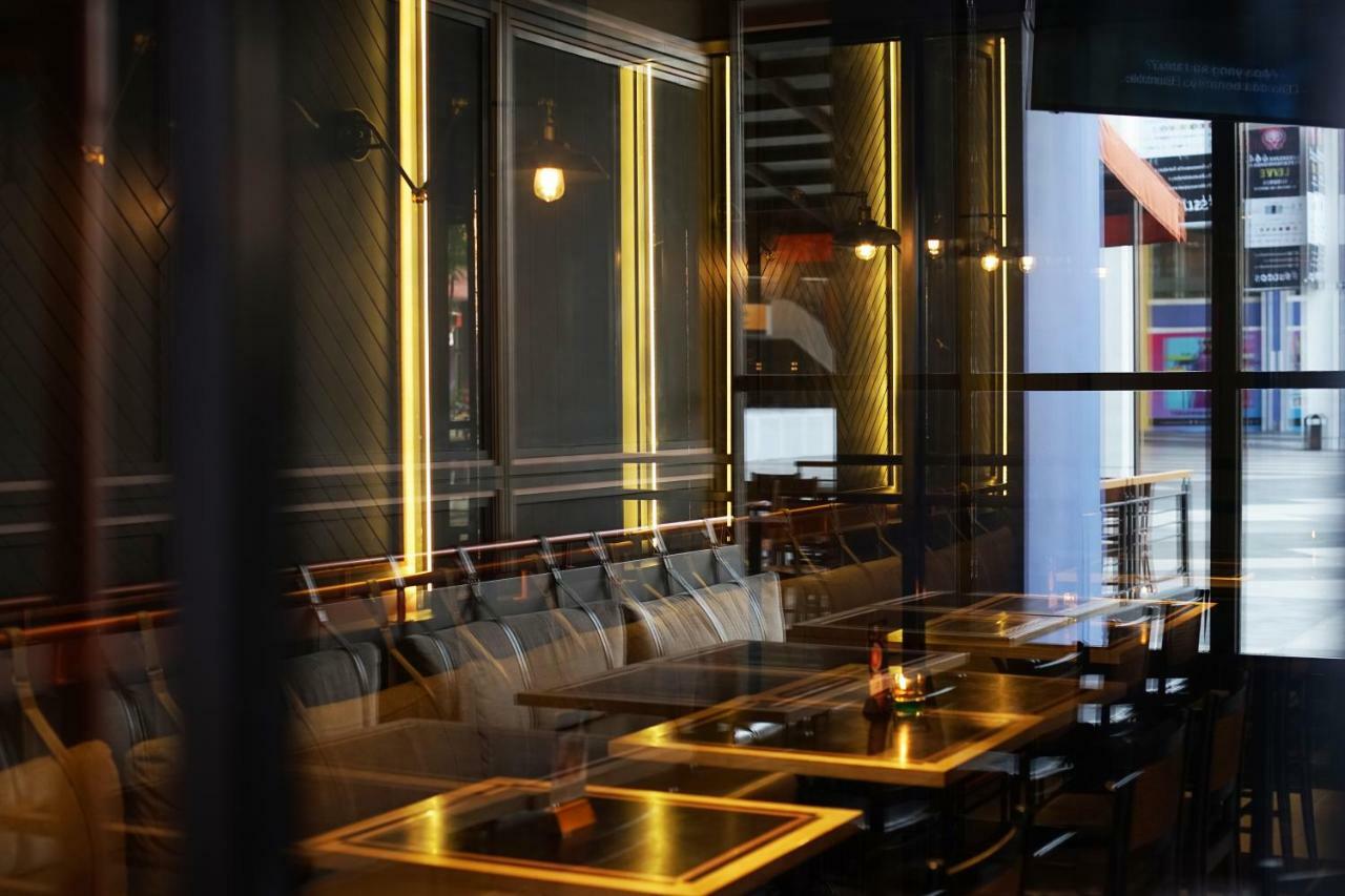 Ts Suites Surabaya Kültér fotó